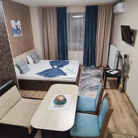 Madini アパートホテル