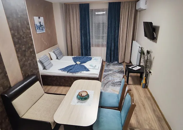 Madini アパートホテル